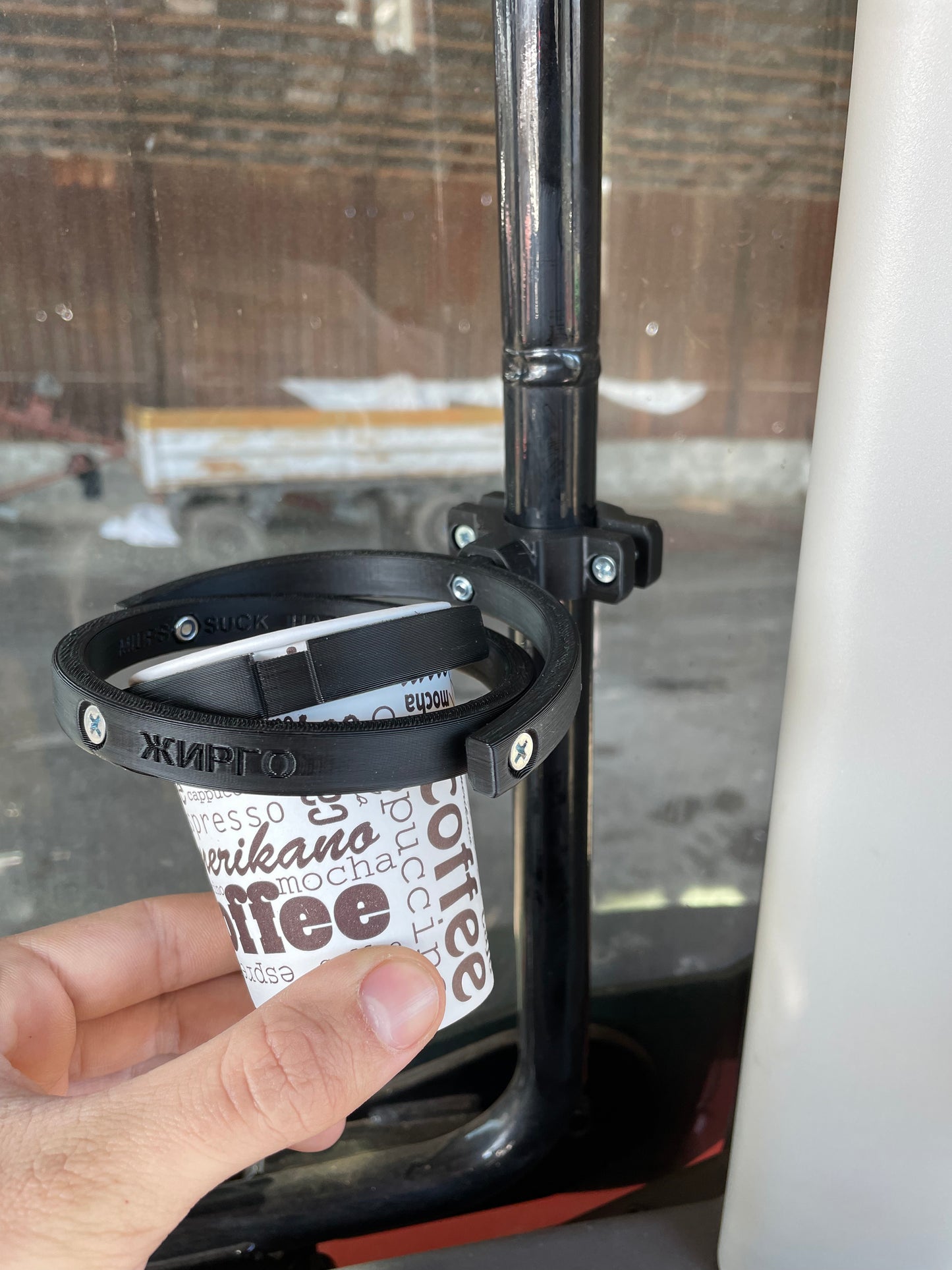 🚜🍹GyrGo Cup Holder Expander Gyroscopic for Coffee and Cans - Anti-Spill 🛻