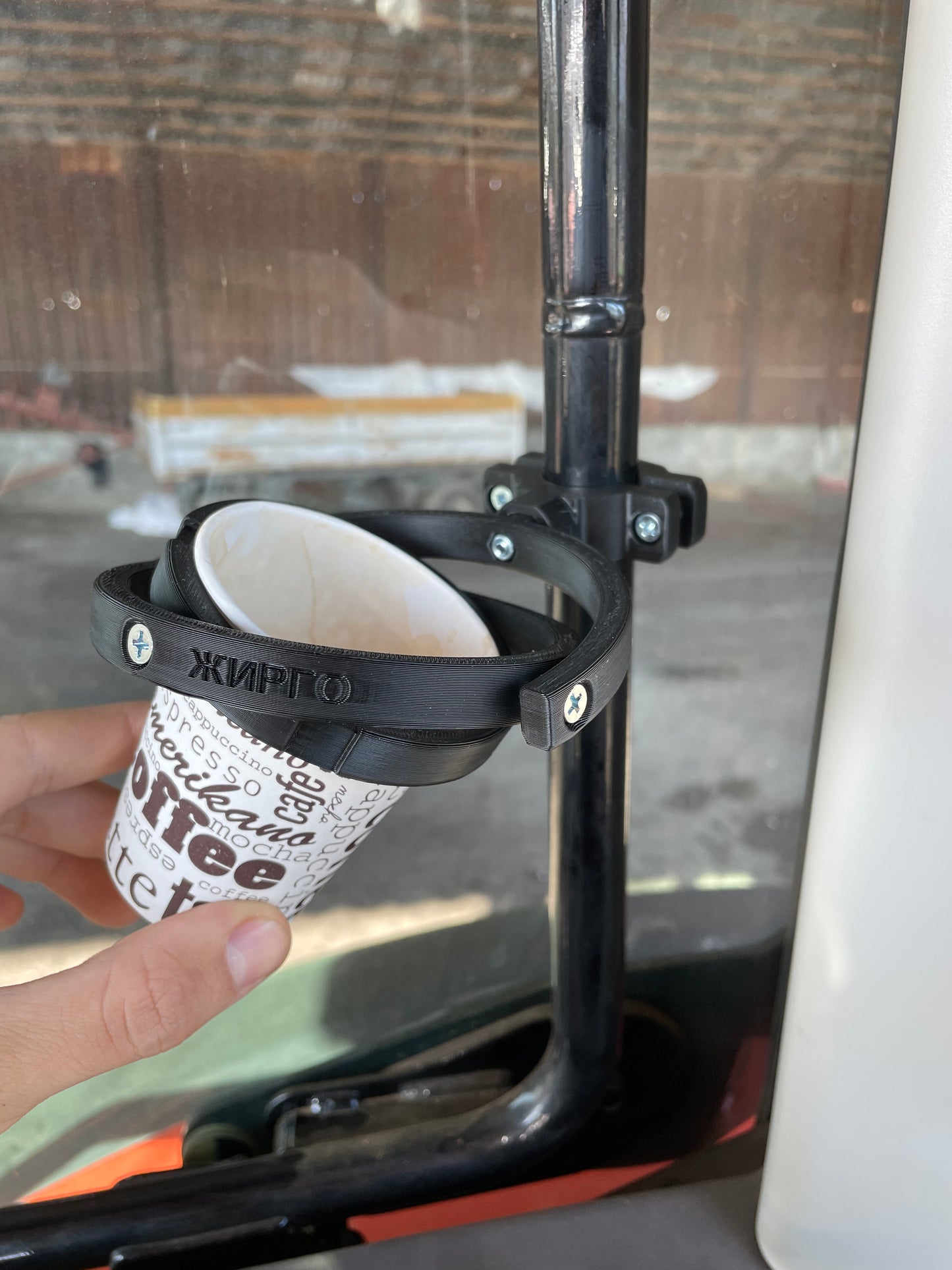 🚜🍹GyrGo Cup Holder Expander Gyroscopic for Coffee and Cans - Anti-Spill 🛻