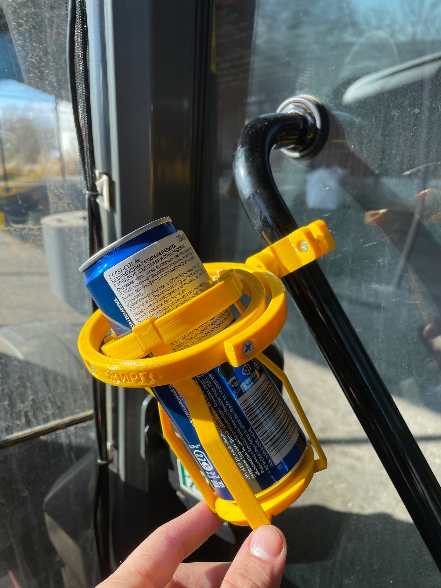 🚜🍹GyrGo Cup Holder Expander Gyroscopic for Coffee and Cans - Anti-Spill 🛻