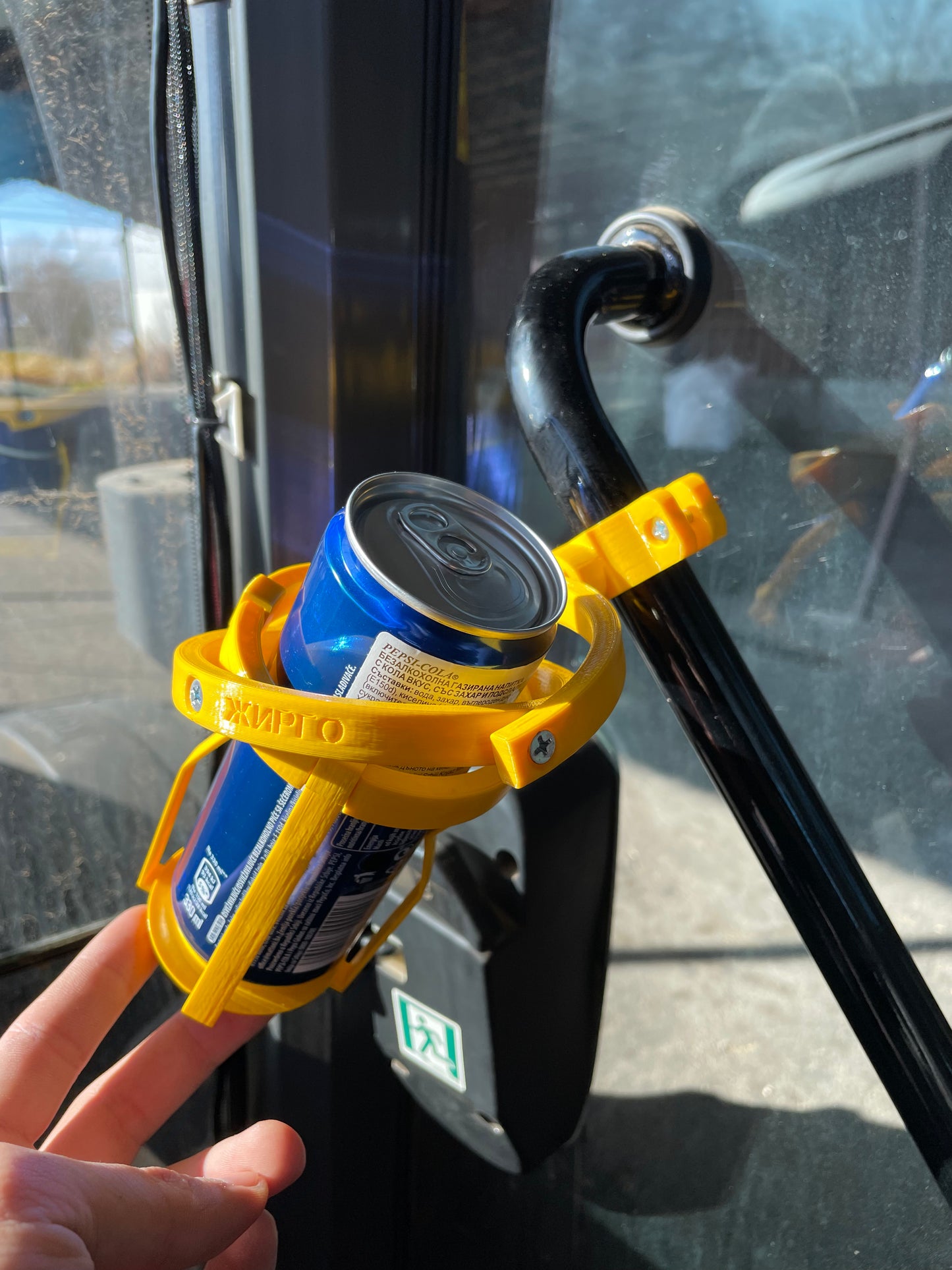 🚜🍹GyrGo Cup Holder Expander Gyroscopic for Coffee and Cans - Anti-Spill 🛻