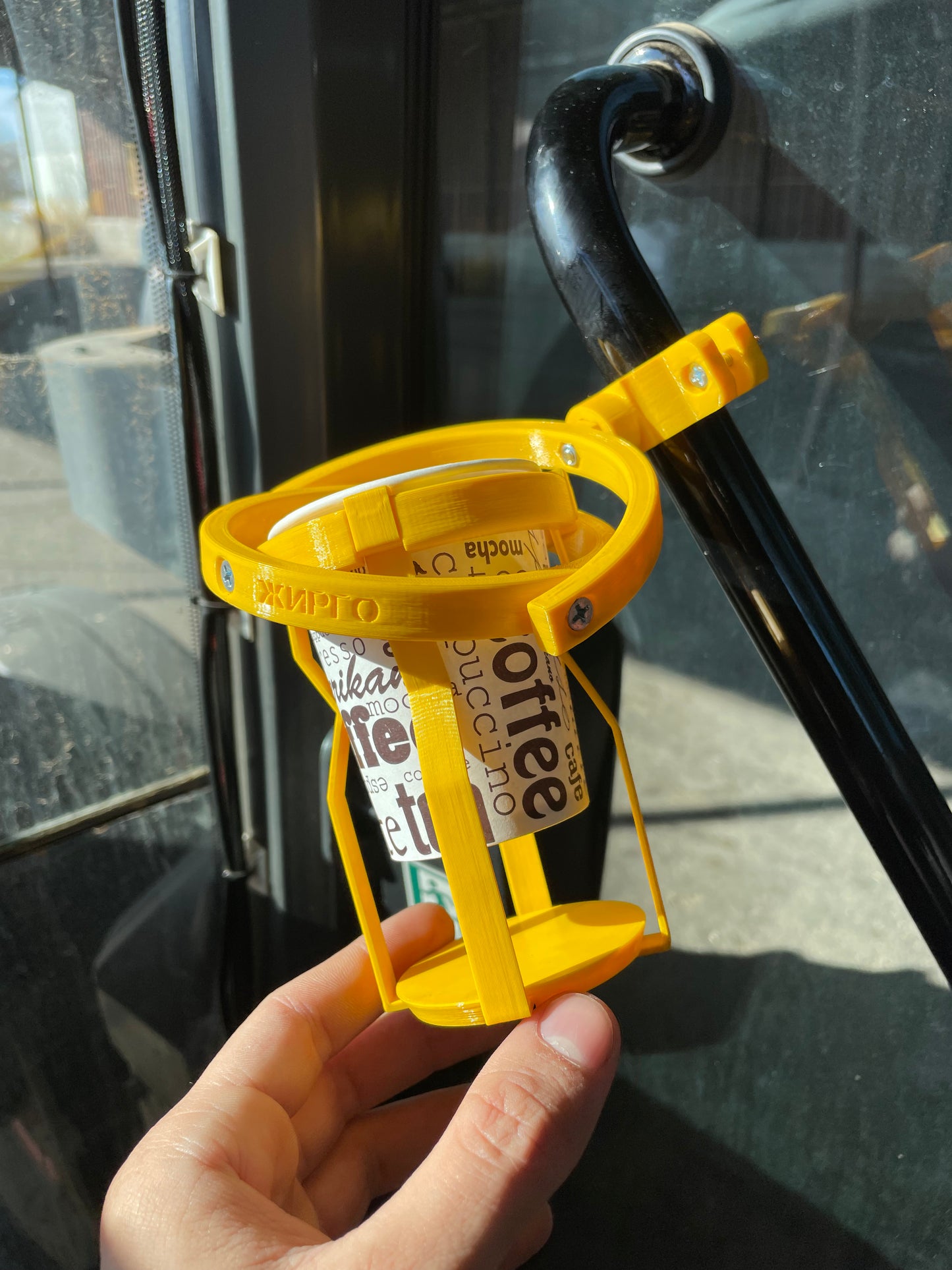 🚜🍹GyrGo Cup Holder Expander Gyroscopic for Coffee and Cans - Anti-Spill 🛻